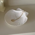 white shell tray