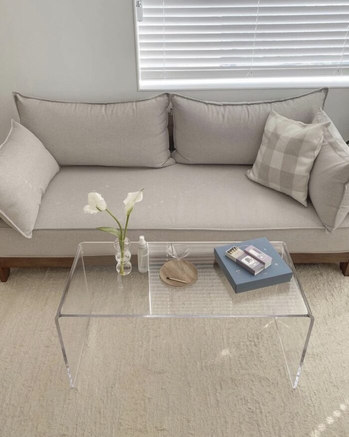 1A695371-B21A-428D-8C07-A6B32BE4C6F2 acryl long table - 画像 (4)