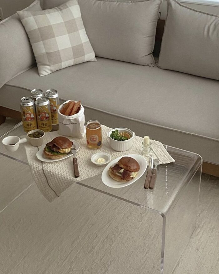 972DE5D2-3903-434E-BFFA-D352DAD694D0 acryl long table - 画像 (2)