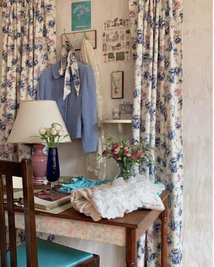 EB2EE2F6-875F-4291-A5EA-B1C373CDDD1D opértum nude beige floral curtain - 画像 (1)