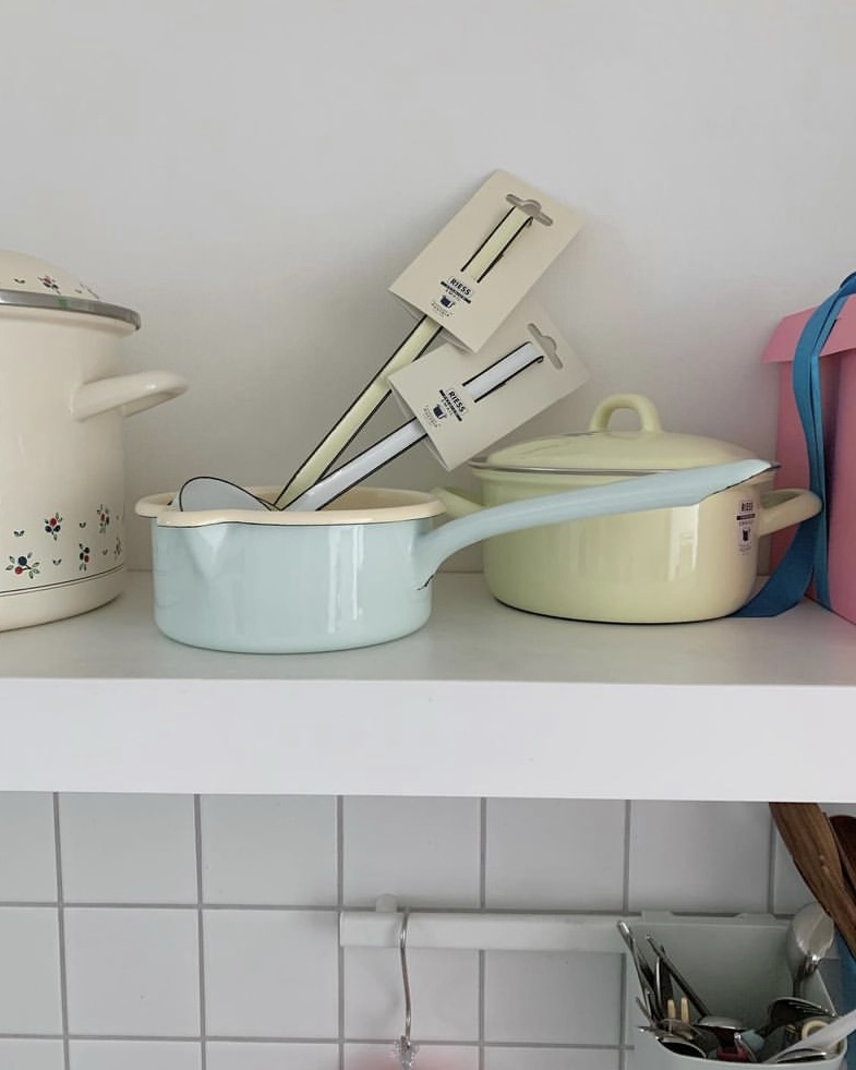 Riess pastel enamel milk pan - リース パステル ホーロー ミルクパン ポット ピンク/スカイブルー/ミントグリーン  IH対応 一人暮らし かわいい - おしゃれな韓国インテリア laure studio