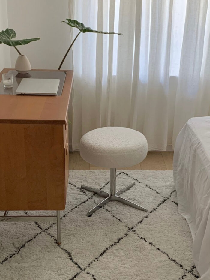 0FACBDA7-7855-435D-9C10-89A272E7CCB2 soft fabric stool - 画像 (1)