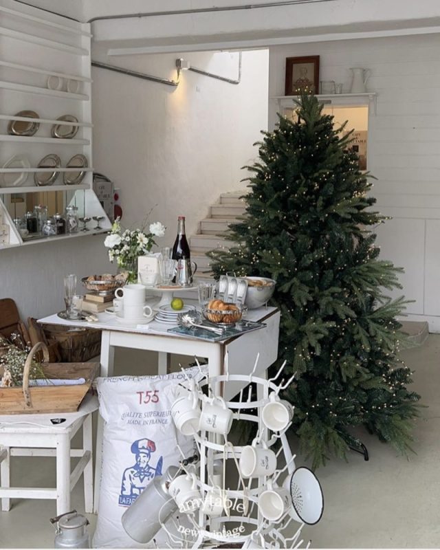 EADE4A7B-FB3C-4893-8038-9D9407A2EACA