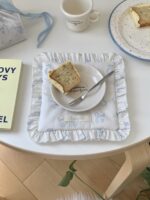 vintage baby cat table/pot mat