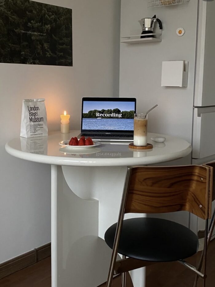 Screenshot moon round table - 画像 (4)