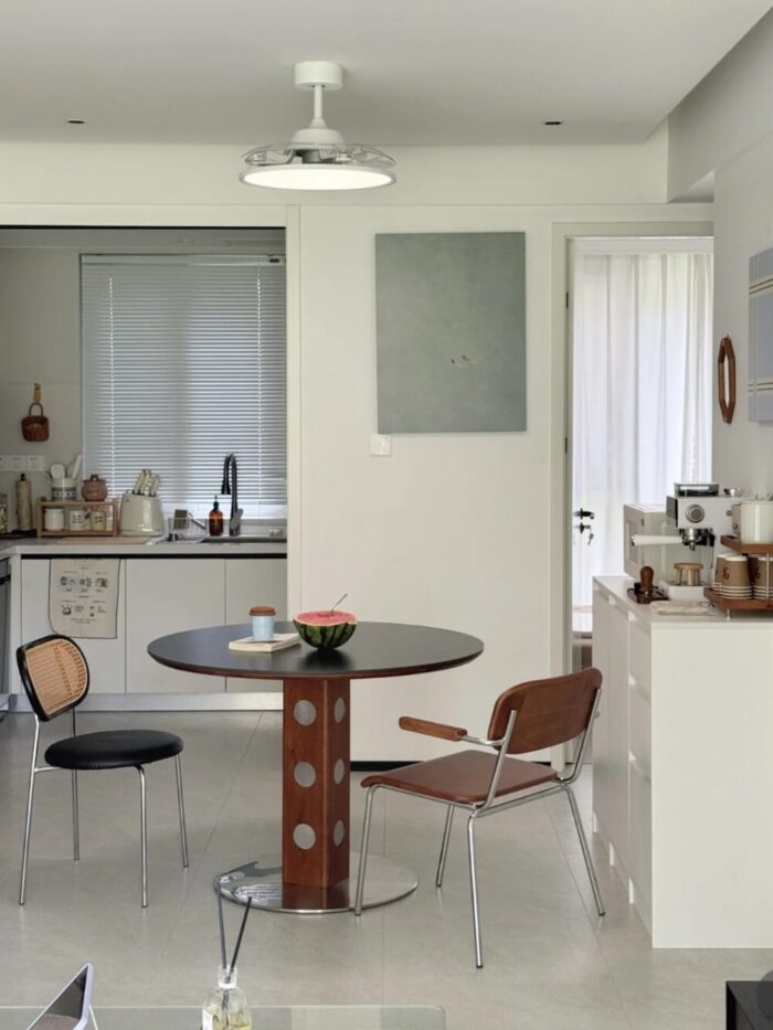 trio round wood table - 画像 (6)