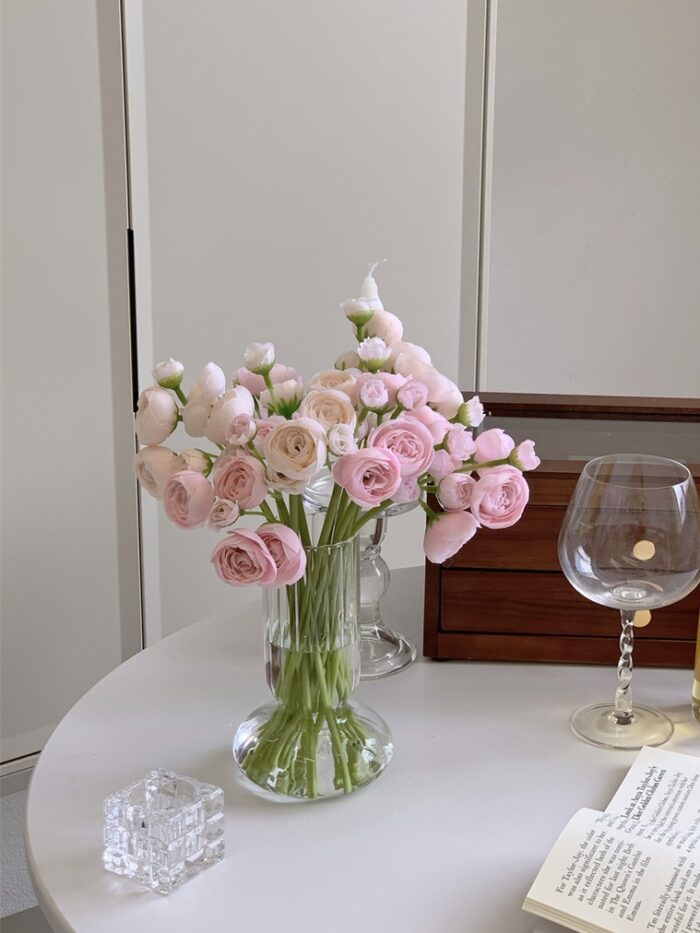 Buttercup flower - 画像 (10)