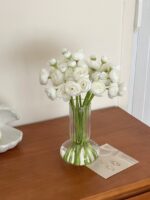 Buttercup flower - 画像 (8)