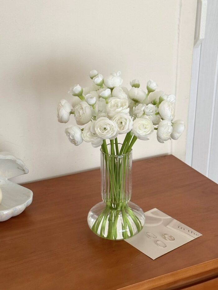 Buttercup flower - 画像 (8)