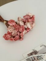 Buttercup flower - 画像 (6)